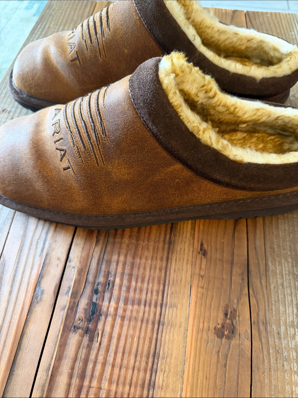 Ariat Men’s Brown Suede Embroidered Flag Slip-On Clogs - Picture 2 of 4